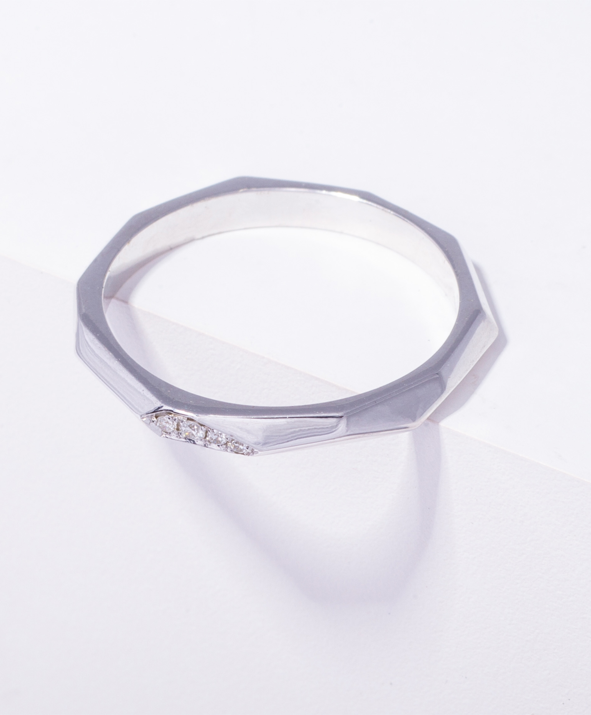 gold-diamond-ring