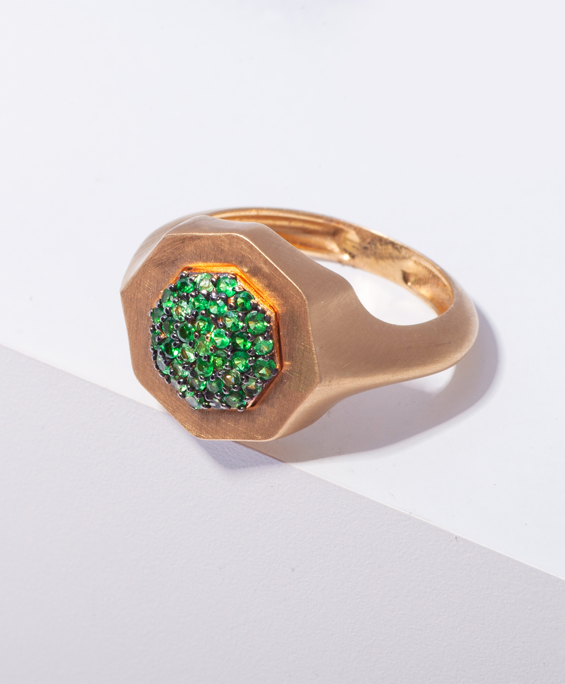 gold-tsavorite-ring