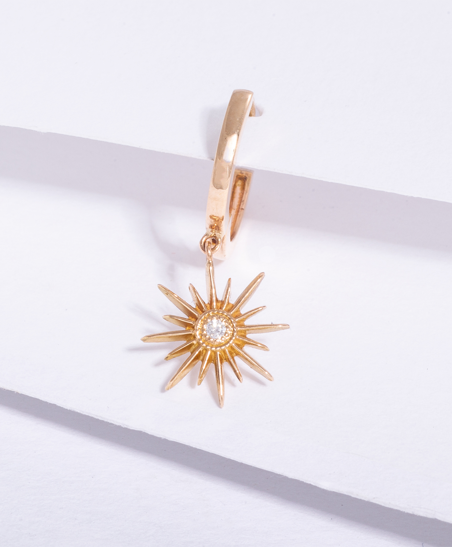 gold-sun-diamond-earringd